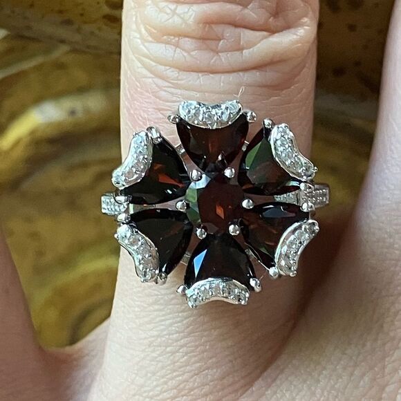 Artistic Natural Red Garnet Sterling Silver Cocktail Ring Size 6 - Picture 1 of 9